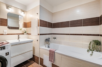 koupelna - Prodej bytu 3+kk v osobním vlastnictví 75 m², Praha 9 - Prosek