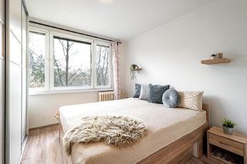 ložnice - Prodej bytu 3+kk v osobním vlastnictví 75 m², Praha 9 - Prosek