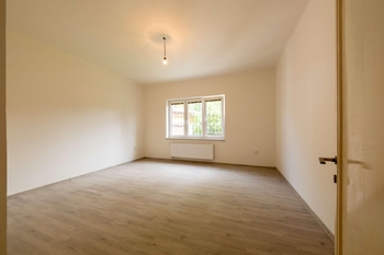 Pokoj byt 2 - Prodej kancelářských prostor 190 m², Ostrava