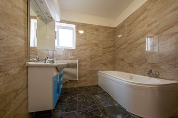 Koupelna byt 2 - Prodej kancelářských prostor 190 m², Ostrava