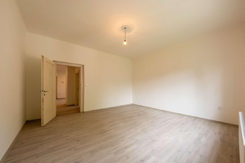 Pokoj byt 2 - Prodej kancelářských prostor 190 m², Ostrava