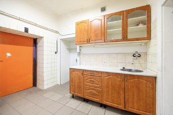 Pronájem obchodních prostor 66 m², Praha 9 - Dolní Počernice