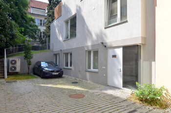 pohled na umístění bytu v domě - Pronájem bytu 5+kk v osobním vlastnictví 130 m², Praha 6 - Bubeneč