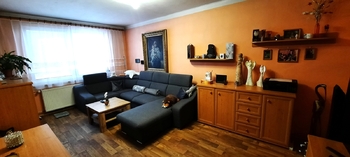 obývací pokoj - Prodej bytu 4+1 v osobním vlastnictví 116 m², Slavonice