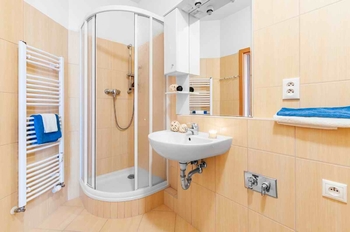 Pronájem bytu 1+kk v osobním vlastnictví 30 m², Praha 5 - Smíchov