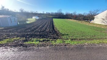 Prodej pozemku 842 m², Prace