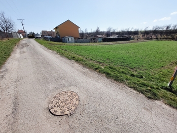 Prodej pozemku 842 m², Prace