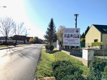 Frekventovaný - Prodej obchodních prostor 48 m², Mukařov