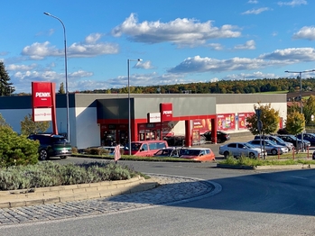 Mukařov jako obchodní centrum - Prodej obchodních prostor 48 m², Mukařov