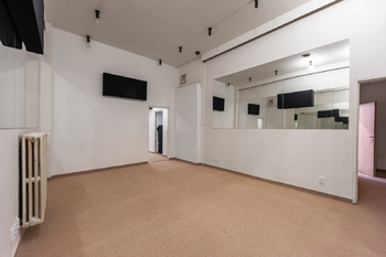 Pronájem obchodních prostor 220 m², Praha 4 - Chodov