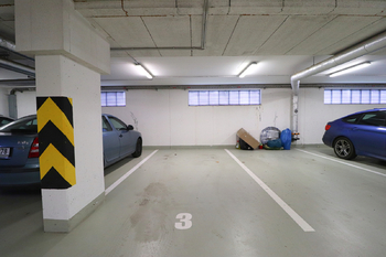 Garážové stání - Pronájem bytu 3+kk v osobním vlastnictví 64 m², Praha 10 - Horní Měcholupy