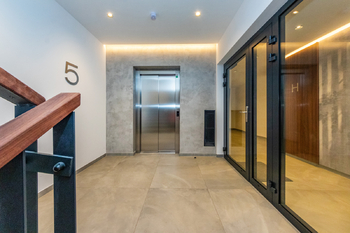 dům - Pronájem bytu 2+kk v osobním vlastnictví 53 m², Praha 5 - Radlice