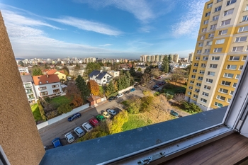 Výhled z okna - Pronájem bytu 2+kk v osobním vlastnictví 54 m², Praha 4 - Kamýk
