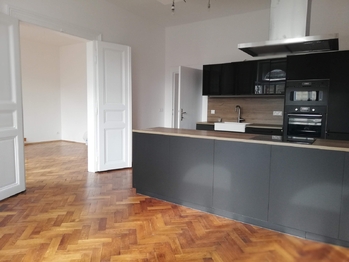 Prodej bytu 3+1 v osobním vlastnictví 101 m², Praha 5 - Smíchov