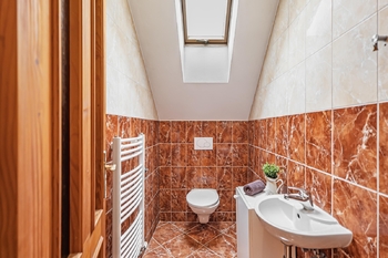 Toaleta. - Prodej bytu 4+1 v osobním vlastnictví 140 m², Jindřichův Hradec