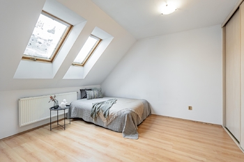 Druhá ložnice. - Prodej bytu 4+1 v osobním vlastnictví 140 m², Jindřichův Hradec