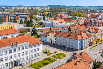 Pohled z dronu. - Prodej bytu 4+1 v osobním vlastnictví 140 m², Jindřichův Hradec