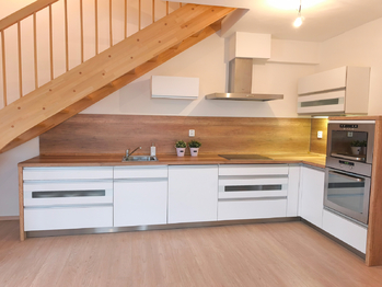 Prodej bytu 3+kk v osobním vlastnictví 76 m², Polerady