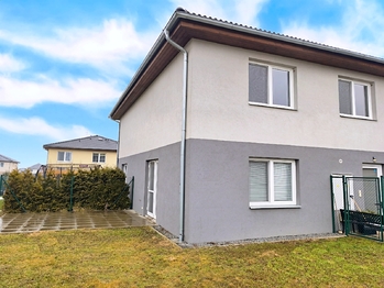 Prodej bytu 3+kk v osobním vlastnictví 76 m², Polerady