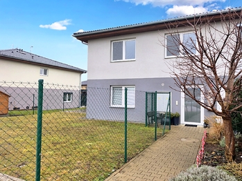 Prodej bytu 3+kk v osobním vlastnictví 76 m², Polerady