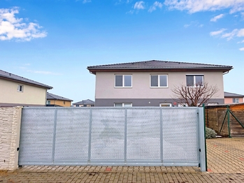 Prodej bytu 3+kk v osobním vlastnictví 76 m², Polerady