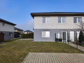 Prodej bytu 3+kk v osobním vlastnictví 76 m², Polerady