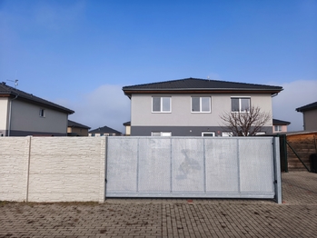 Prodej bytu 3+kk v osobním vlastnictví 76 m², Polerady