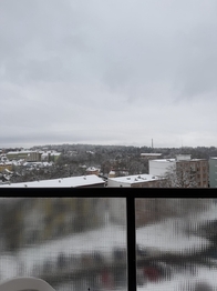 Pohled z obývacího pokoje, balkon - Prodej bytu 3+1 v osobním vlastnictví 60 m², Aš