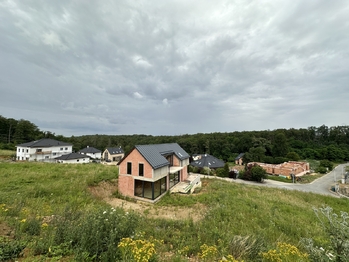 Prodej pozemku 1666 m², Vysoký Újezd