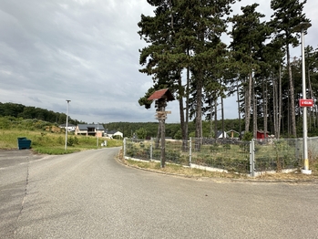 Prodej pozemku 1666 m², Vysoký Újezd