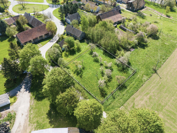 Prodej pozemku 1102 m², Chrtníč