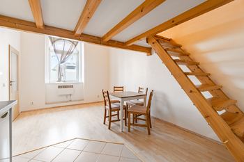 Prodej bytu 2+kk v osobním vlastnictví 37 m², Praha 5 - Smíchov