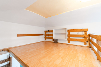 Prodej bytu 2+kk v osobním vlastnictví 37 m², Praha 5 - Smíchov