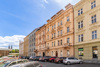 Prodej bytu 2+kk v osobním vlastnictví 37 m², Praha 5 - Smíchov