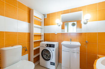 Prodej bytu 2+kk v osobním vlastnictví 37 m², Praha 5 - Smíchov