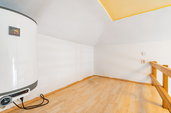 Prodej bytu 2+kk v osobním vlastnictví 37 m², Praha 5 - Smíchov