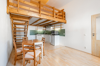 Prodej bytu 2+kk v osobním vlastnictví 37 m², Praha 5 - Smíchov