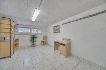 Sklep - Prodej bytu 3+1 v osobním vlastnictví 64 m², Mukařov