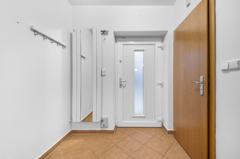 vstup - Prodej domu 88 m², Bašť