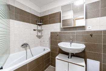 Prodej bytu 1+kk v osobním vlastnictví 32 m², Hostivice