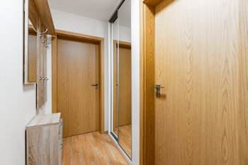 Prodej bytu 1+kk v osobním vlastnictví 32 m², Hostivice