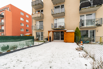 Prodej bytu 1+kk v osobním vlastnictví 32 m², Hostivice