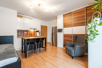 Prodej bytu 1+kk v osobním vlastnictví 32 m², Hostivice