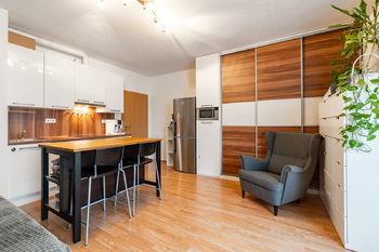 Prodej bytu 1+kk v osobním vlastnictví 32 m², Hostivice