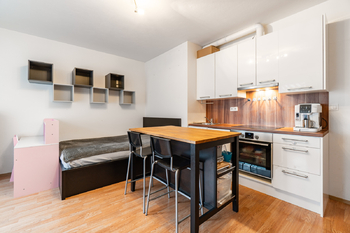 Prodej bytu 1+kk v osobním vlastnictví 32 m², Hostivice