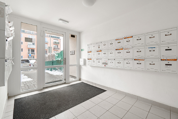 Prodej bytu 1+kk v osobním vlastnictví 32 m², Hostivice