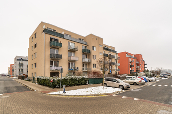 Prodej bytu 1+kk v osobním vlastnictví 32 m², Hostivice