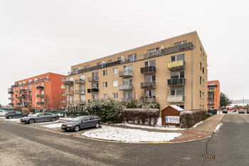 Prodej bytu 1+kk v osobním vlastnictví 32 m², Hostivice