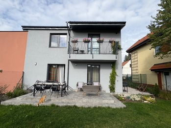 Prodej domu 390 m², Velké Přílepy