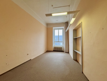 Prodej kancelářských prostor 2126 m², Kyjov